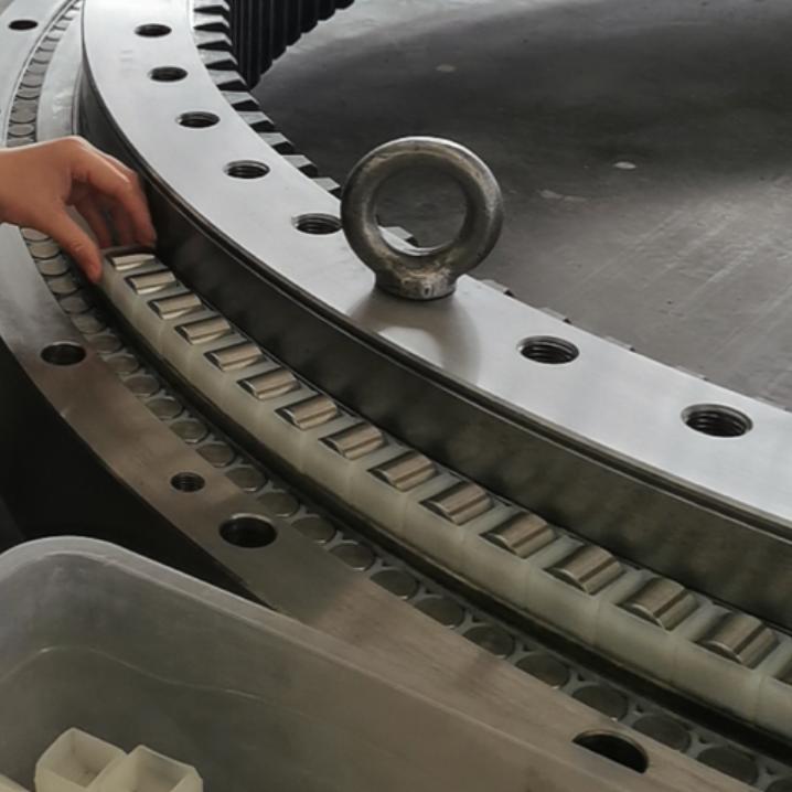 The largest roller-bearing slewing ring: Liebherr delivers a bearing with  diameter of ten meters | Liebherr